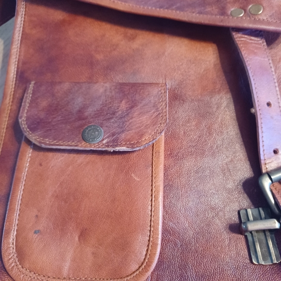 MEN'S VINTAGE LEATHER CROSSBODY MESSENGER BAG - Picture 13 of 15